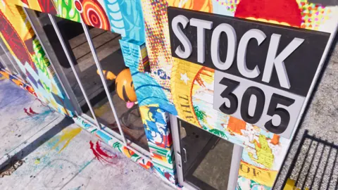 Stock 305 (3)